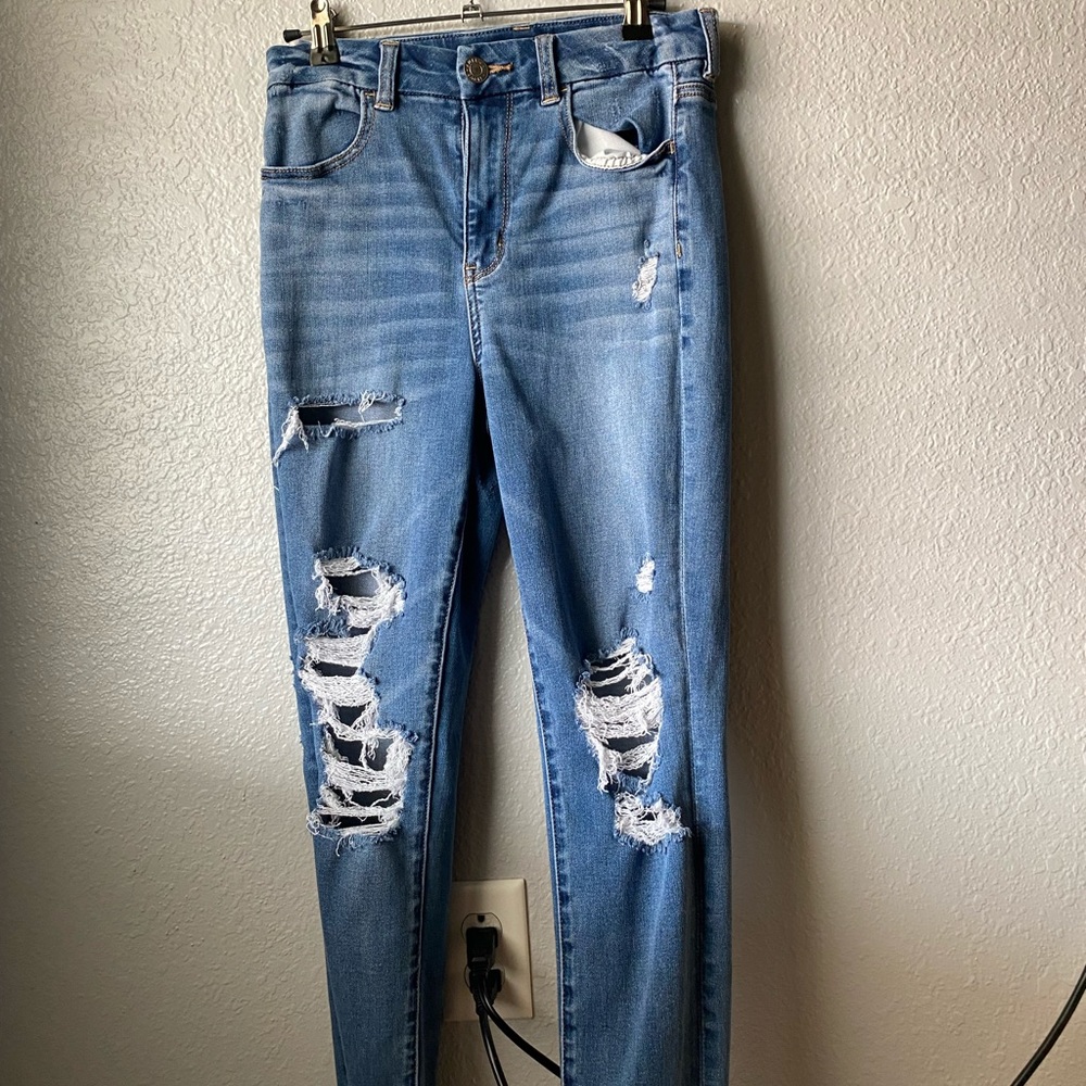 Women’s Dark Wash American Eagle Jeans!